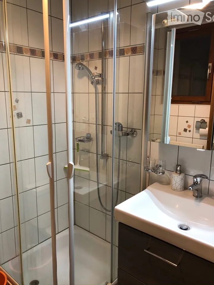 Zimmer in einer Wohngemeinschaft in einem Landhaus