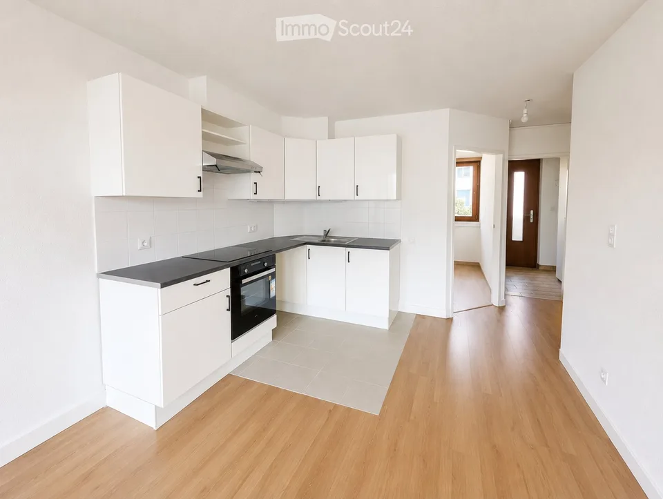 NEUCHÂTEL, ZWEI ZIMMERN MIT SONNENBALCON NAHE BAHNHOF