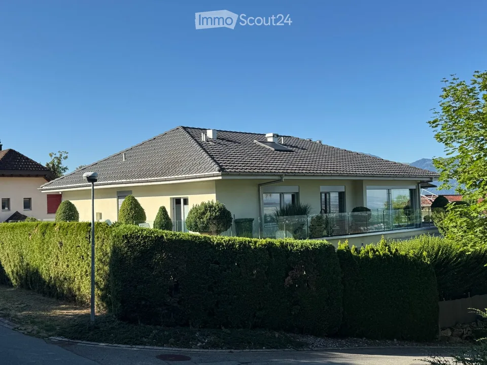 5 1/2 Duplex Attika mit 6 Garagenplätzen