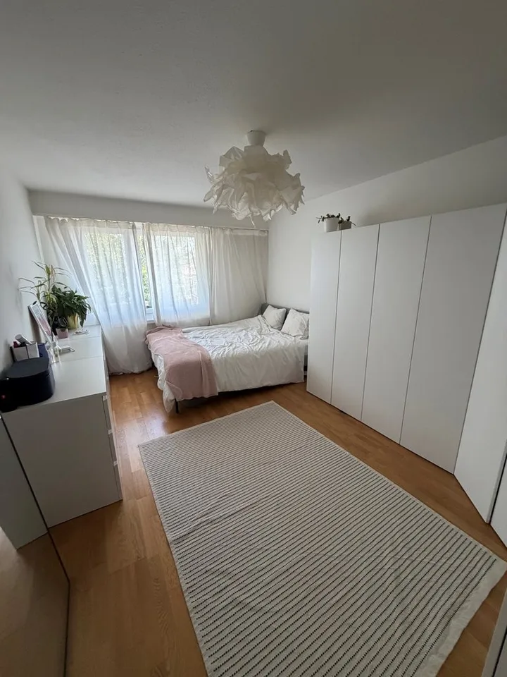 Appartement lumineux et bien entretenu de 2,5 pièces dans un quartier calme et central