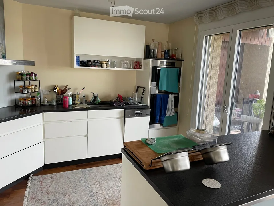 Helle 4.5-Zimmer-Wohnung mit Balkon und Garage in Rubigen