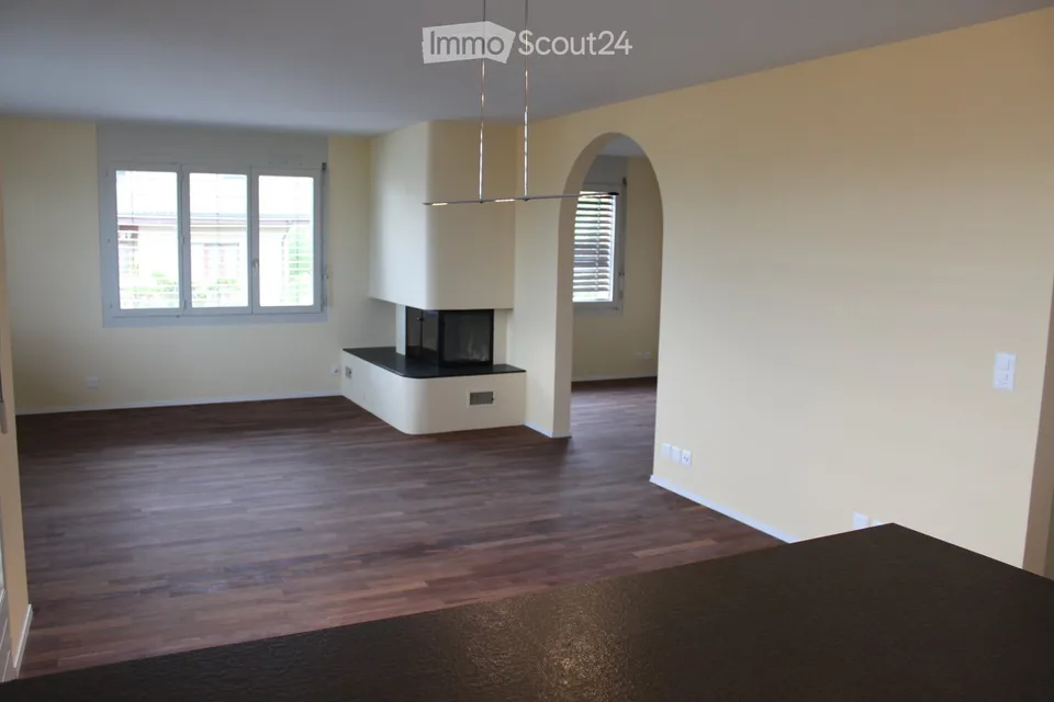 Helle 4.5-Zimmer-Wohnung mit Balkon und Garage in Rubigen
