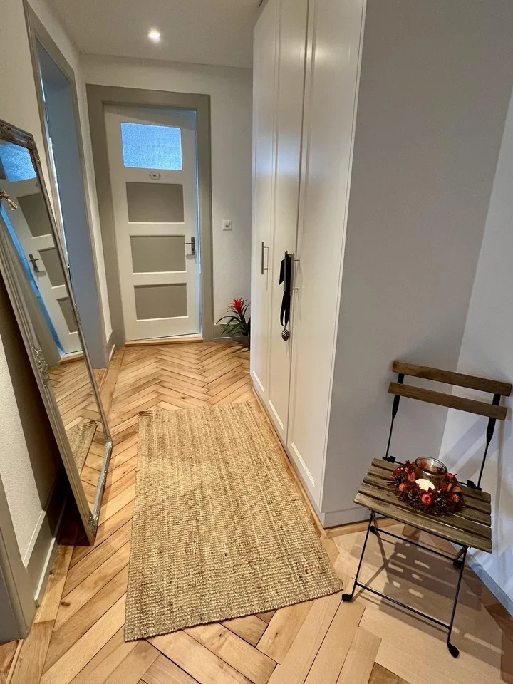 Freie Altbauwohnung (3 Zimmer) an der Reuss & neben Kantonsspital Luzern