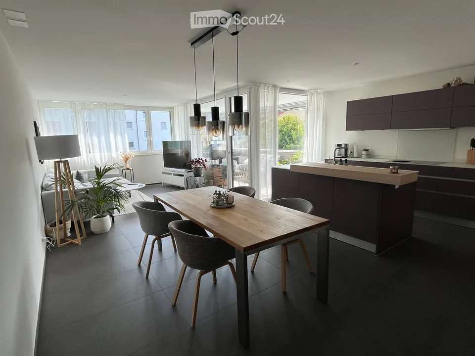 Moderne, sonnige und grosszügige 3.5-Zi.-Whg. 95 m2 mit Westbalkon