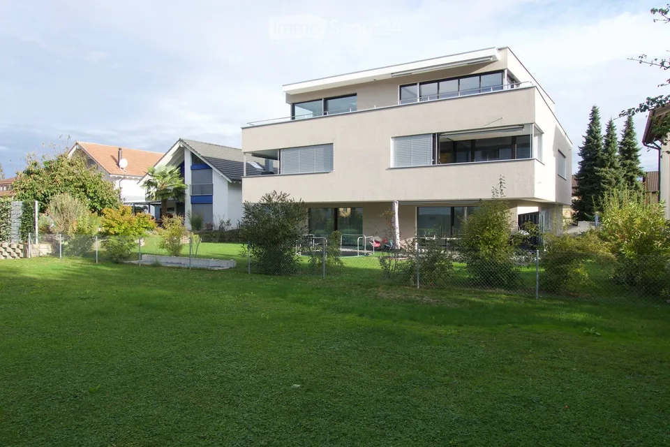 Moderne, sonnige und grosszügige 3.5-Zi.-Whg. 95 m2 mit Westbalkon