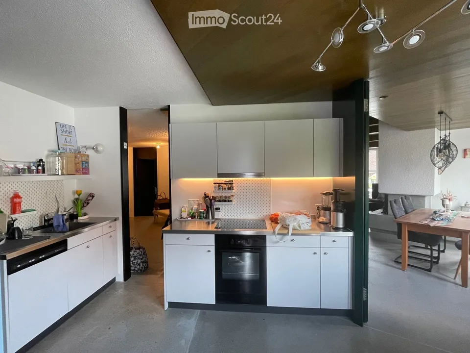 Bright 4.5-room apartment with two balconies and beautiful views at Alter Postplatz in Stans