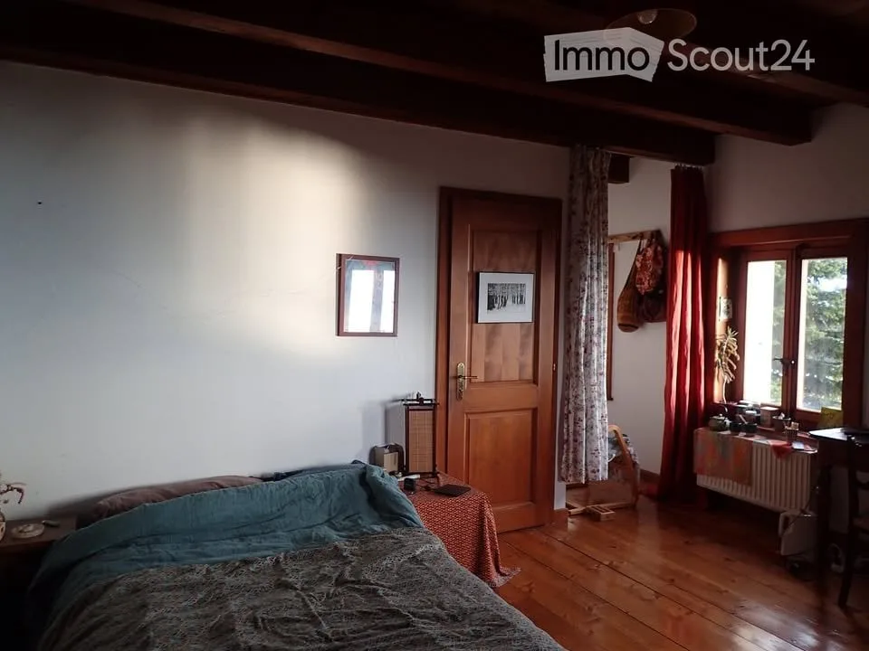 Geräumiges Zimmer in Wohngemeinschaft