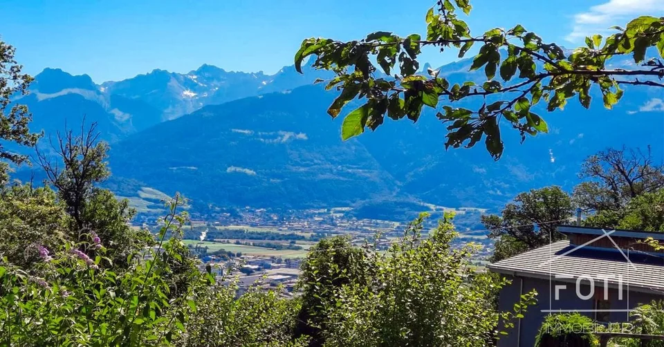 Plot with permit, only 1 sale left and construction starts!