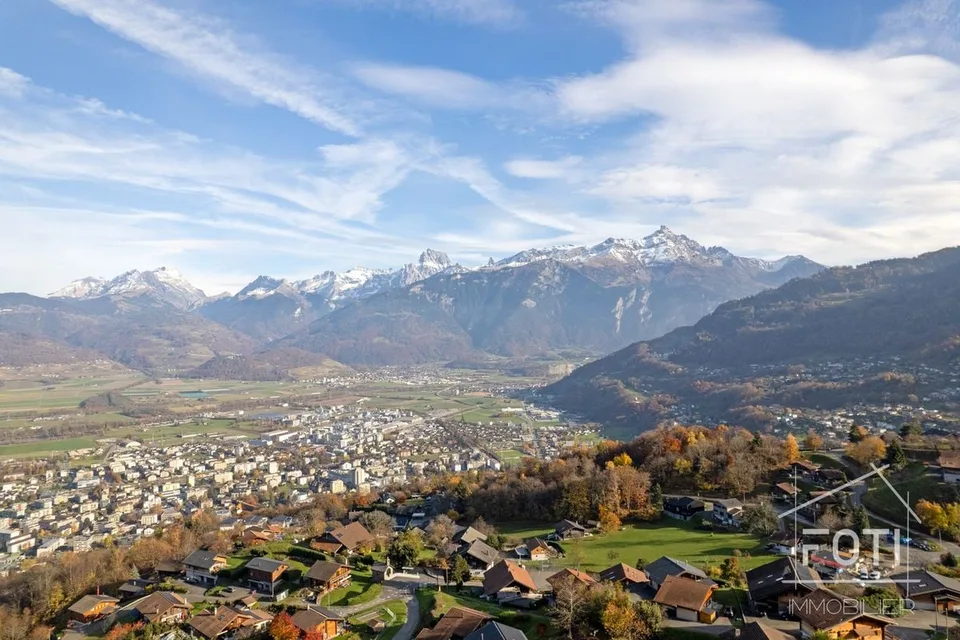 Terrain constructible de 1338 m² avec vue à Collombey-Muraz