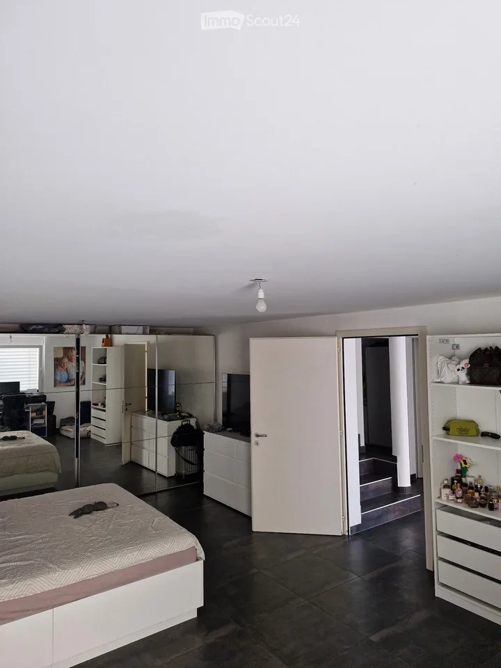 Casa di 4,5 locali con 5 a 7 posti auto