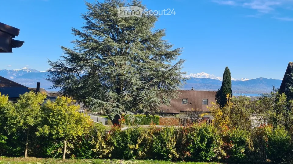 Bella casa recentemente ristrutturata di 8,5 locali con grande giardino