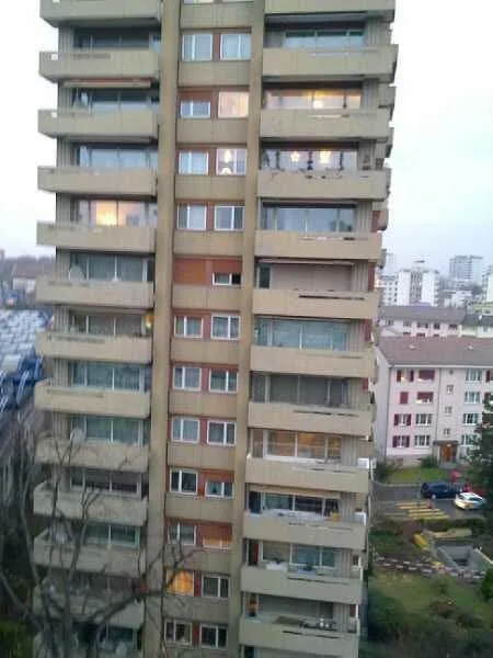 Helle 2.5-Zimmer-Wohnung mit Balkon im 8. Stock in Basel