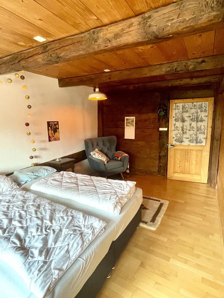 Chambre meublée de 1,5 pièces dans un appartement spacieux avec grand jardin à Volketswil à louer (temporaire)
