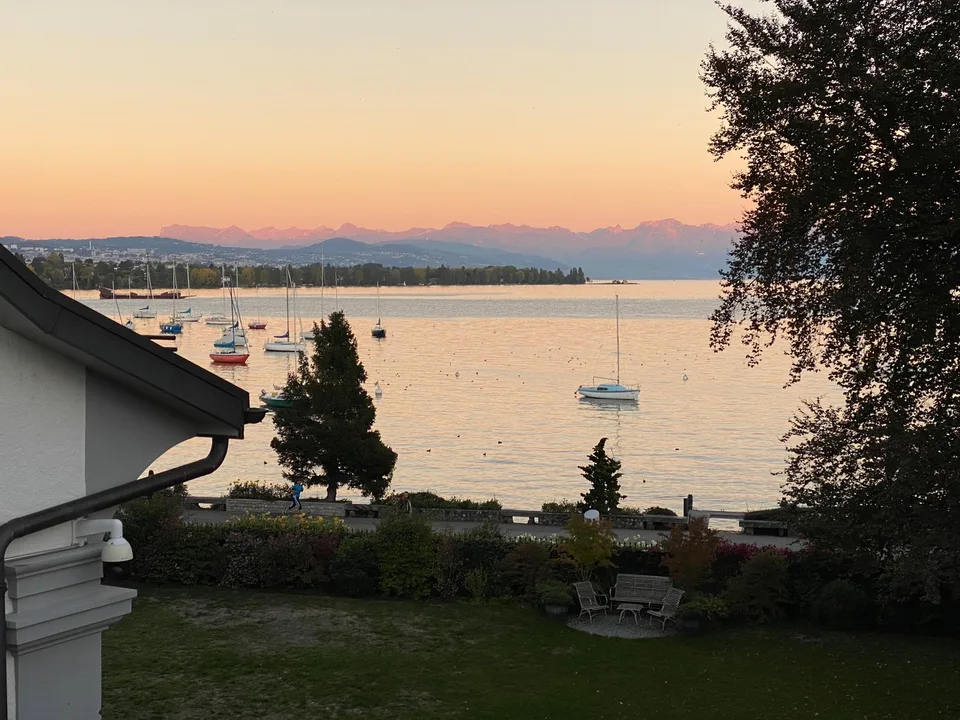 Lake view apartment