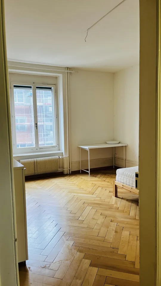 Möbliertes Zimmer in Industriequartier