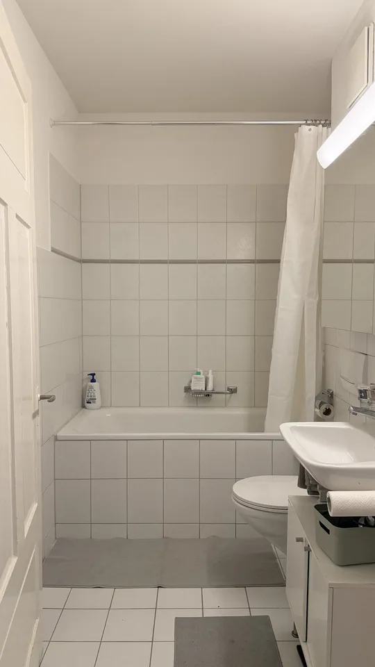 Möbliertes Zimmer in Industriequartier