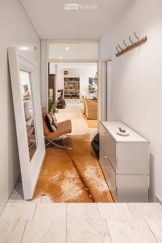 3.5 Zimmer Architektenwohnung in historischer Liegenschaft mit Hofgarten und Cheminée