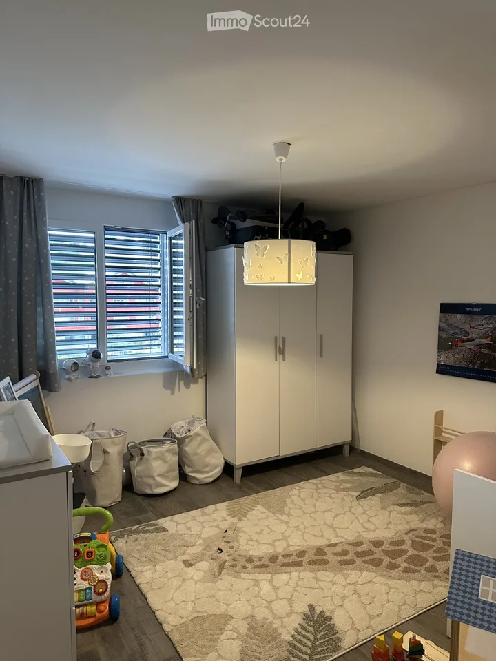 Charmante 4.5-Zimmer-Wohnung mit herrlichem Ausblick in Emmetten