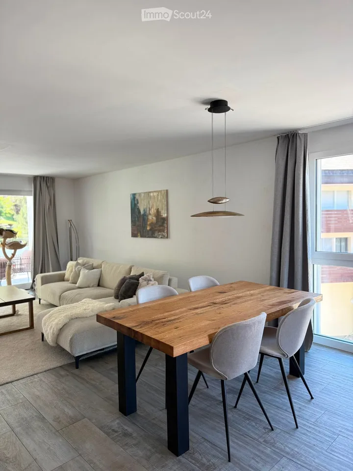 Charmante 4.5-Zimmer-Wohnung mit herrlichem Ausblick in Emmetten