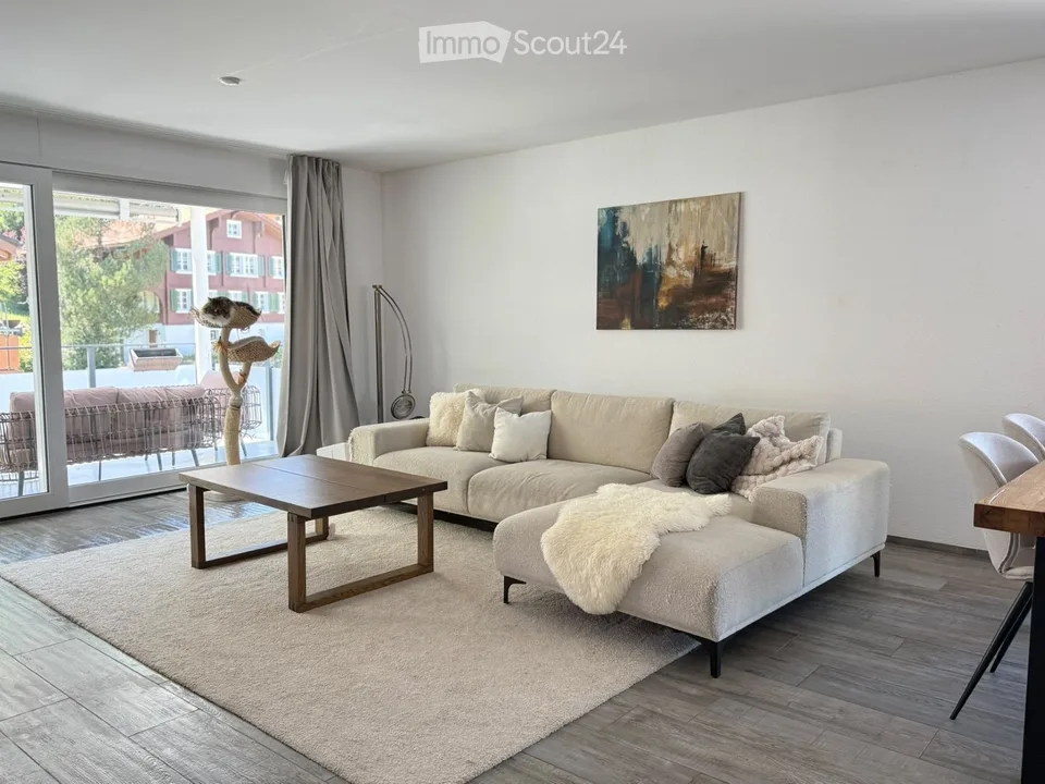 Charmante 4.5-Zimmer-Wohnung mit herrlichem Ausblick in Emmetten