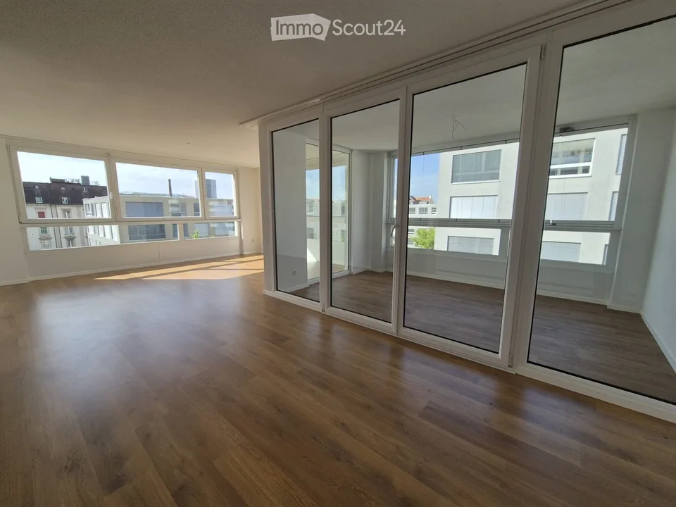 Helle 3.5 Zimmerwohnung mit Loggia, nahe Stadtzentrum