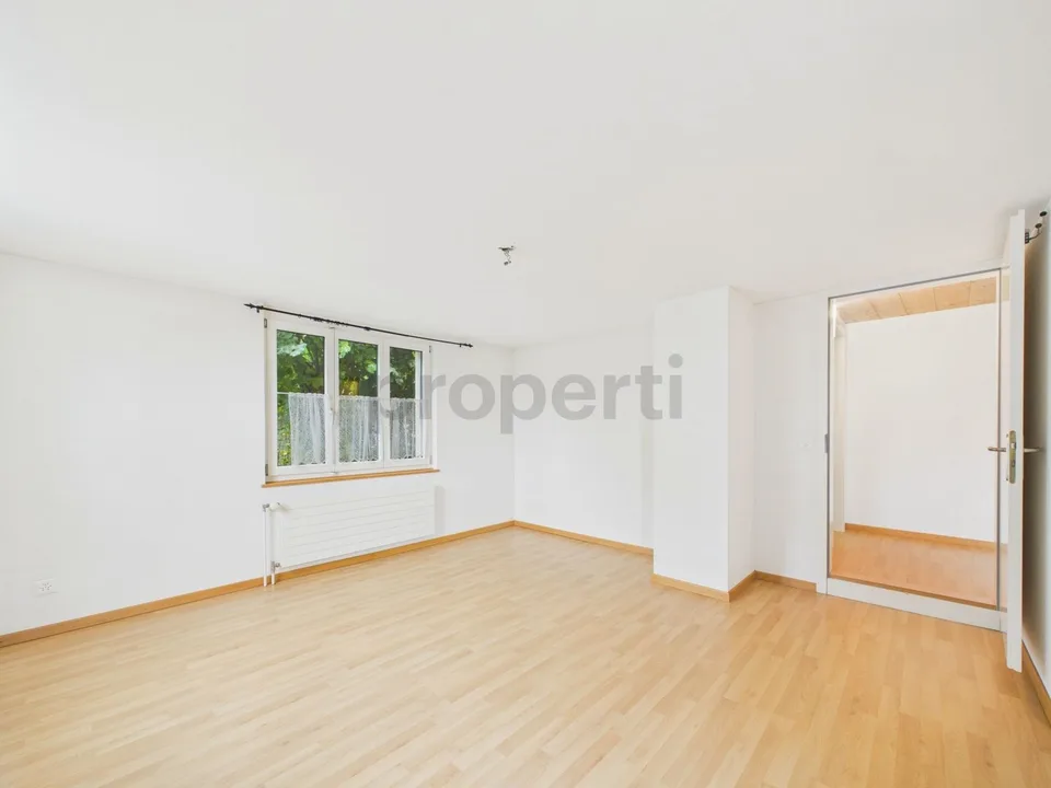 Accogliente casa unifamiliare con 6 camere in posizione tranquilla a Glarus – foto 10 di 44