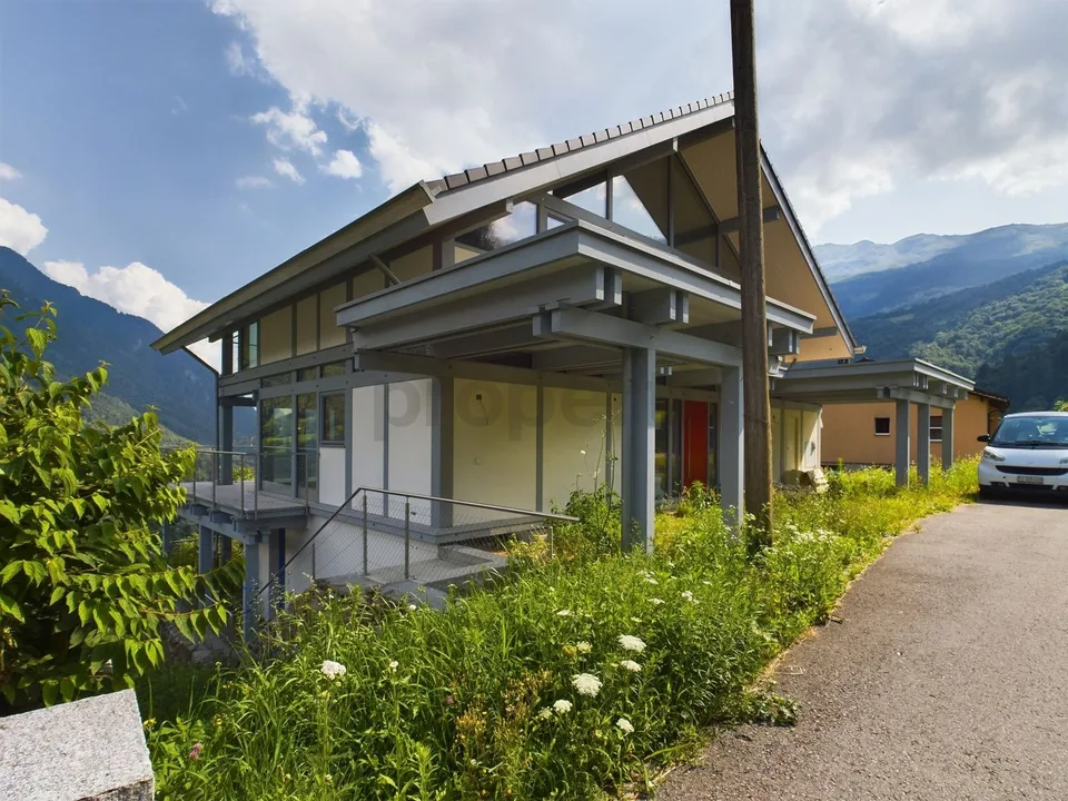 Moderna villa da 7.5 locali con vista panoramica ad Acquarossa - Val Blenio