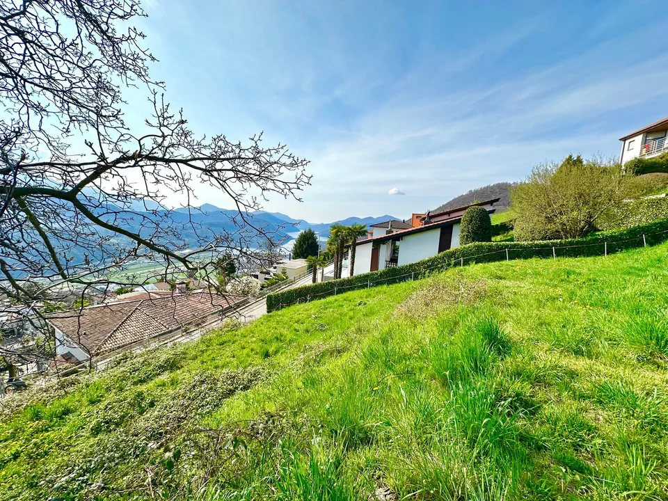 Terreno Edificabile con Vista Lago a Cademario - Con Progetto .