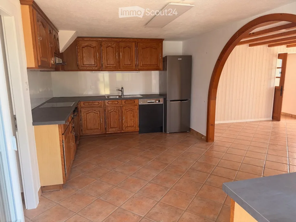 Großes, helles 3,5-Zimmer-Wohnung, frisch renoviert