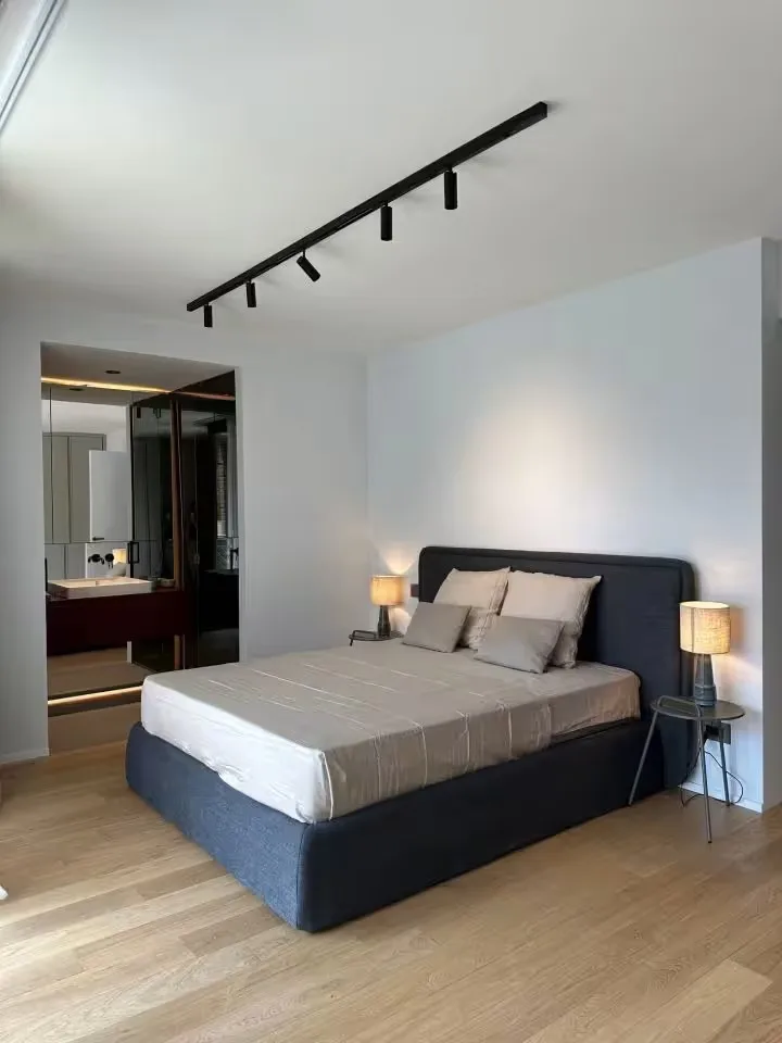Attico duplex arredato, con terrazza vista lago in centro a Lugano – foto 8 di 12