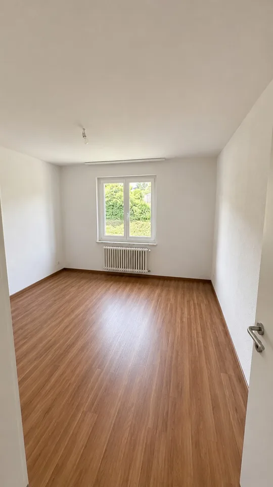 Helles 14m²-Zimmer in 2er-WG, an Seestrasse Horgen  ab sofort