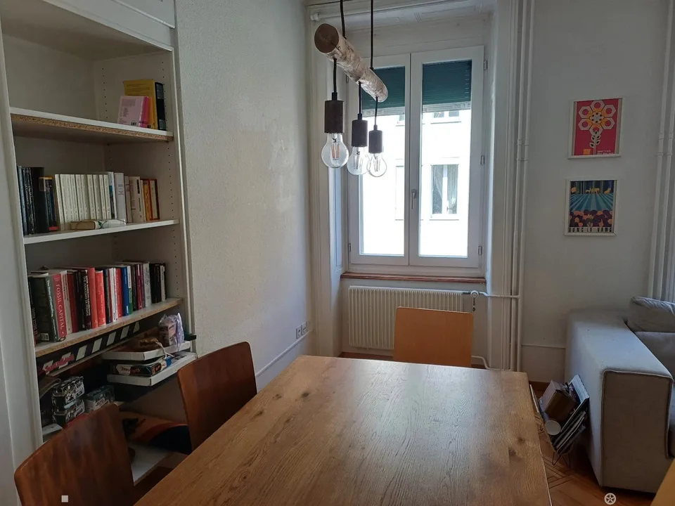 WG Zimmer in schöner Altbauwohnung