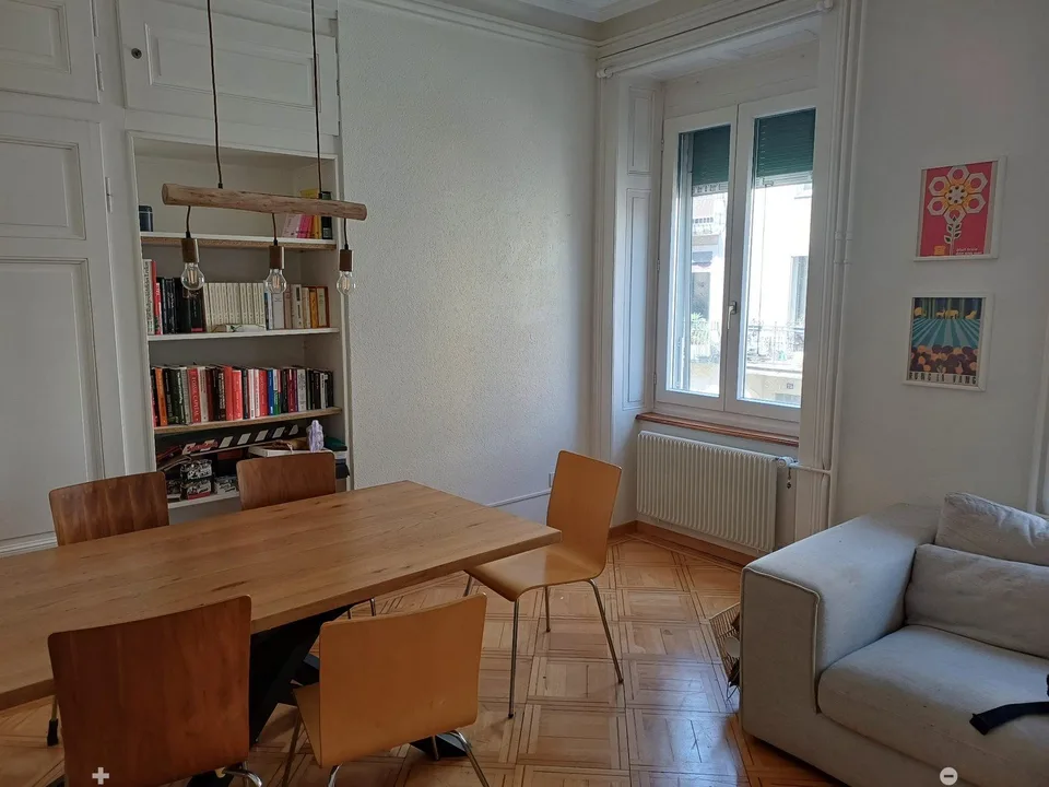 Chambre dans un bel appartement ancien