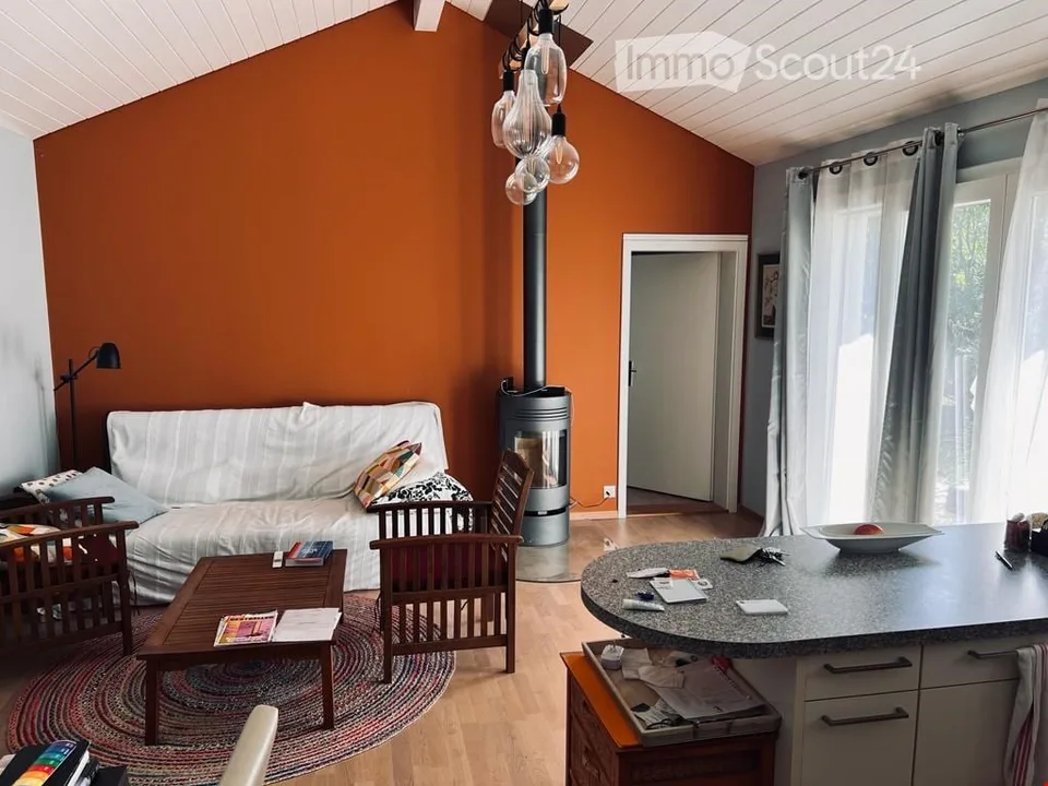 Jolie maisonnette mitoyenne meublée avec terrasse  (parking en option) à Plan-les-Ouates