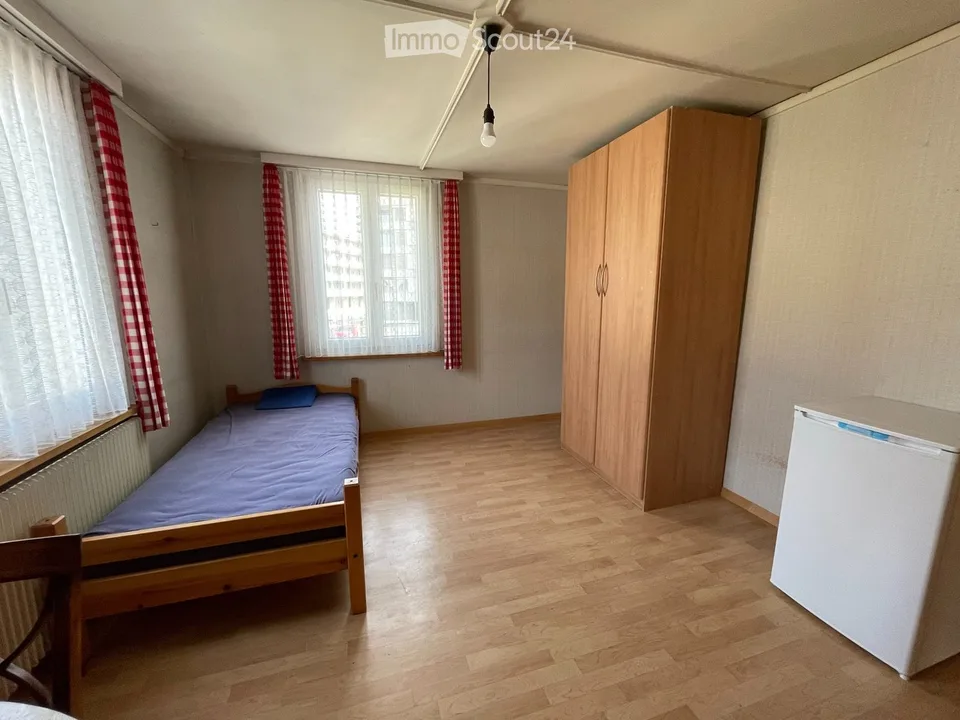 verschiedene möblierte Zimmer in Niederuzwil