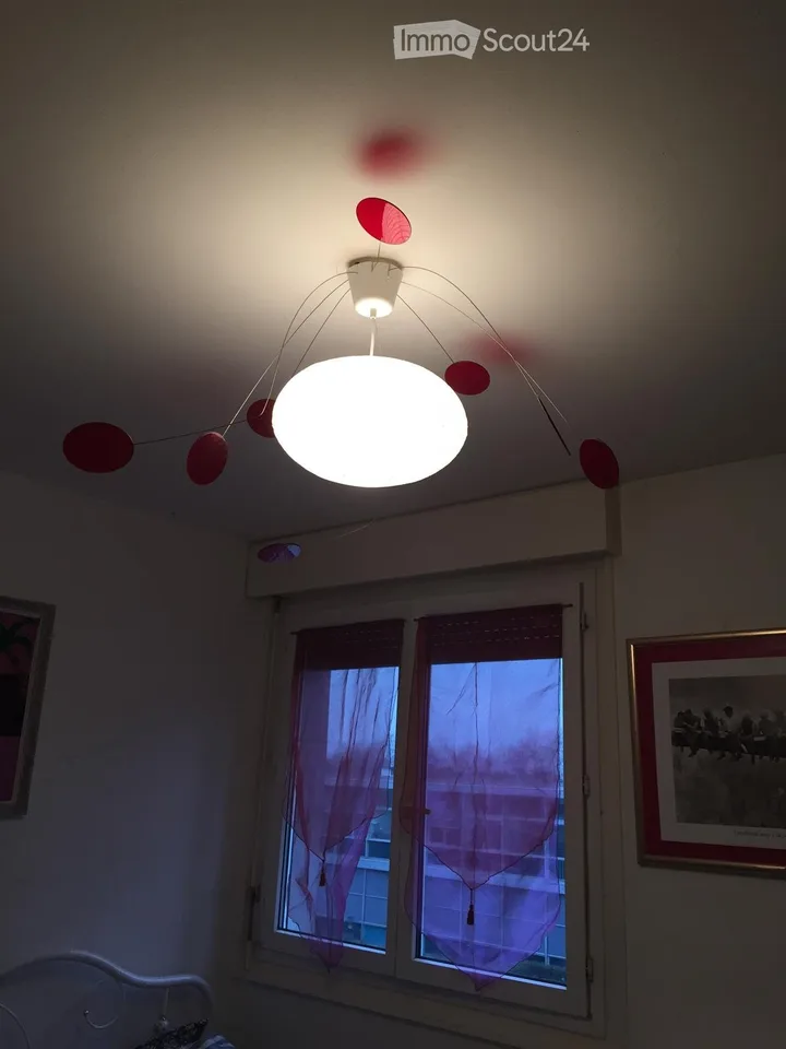 Chambre dans appartement de 6 pieces