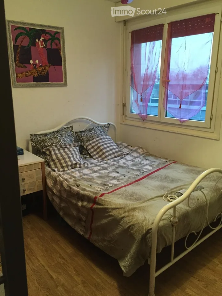 Chambre dans appartement de 6 pieces