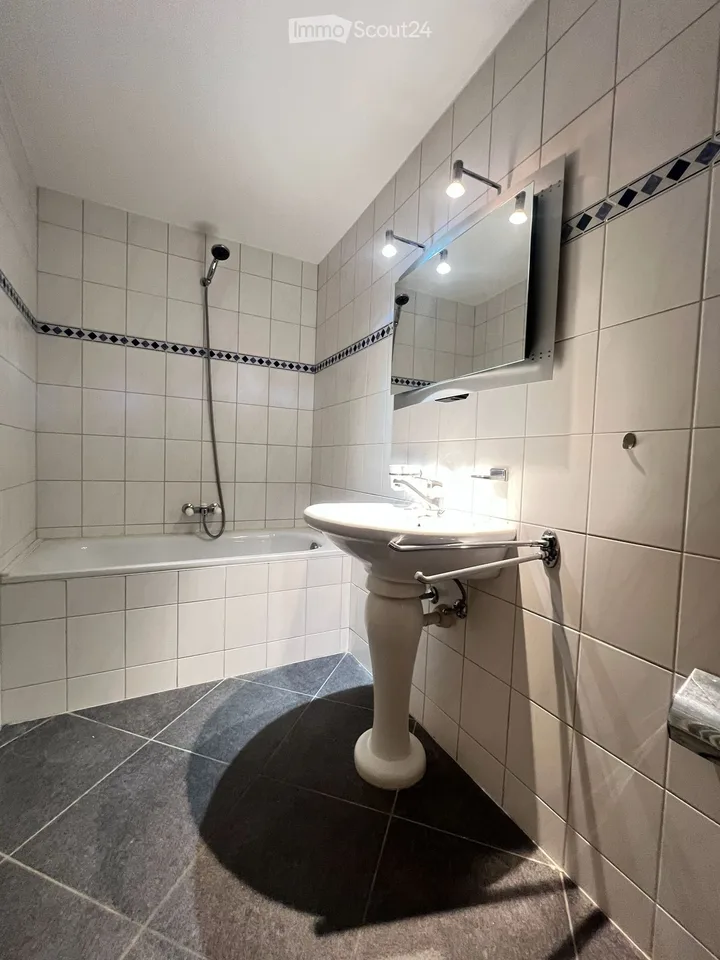 Schönes 3-Zimmer-Apartment mit Charme im Zentrum von Fribourg