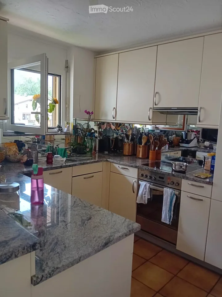 Appartamento Duplex 5.5 Locali a Susten in Affitto
