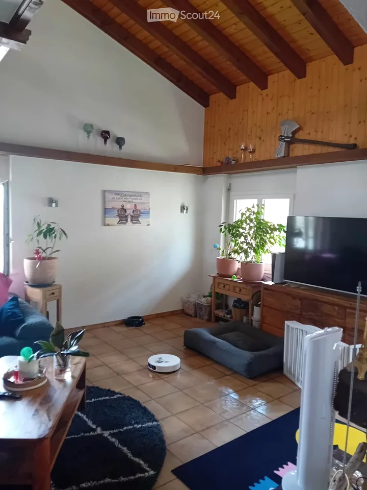 Appartamento Duplex 5.5 Locali a Susten in Affitto