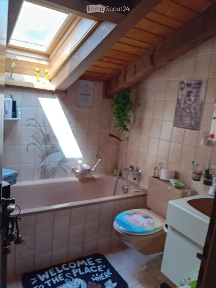 Appartamento Duplex 5.5 Locali a Susten in Affitto