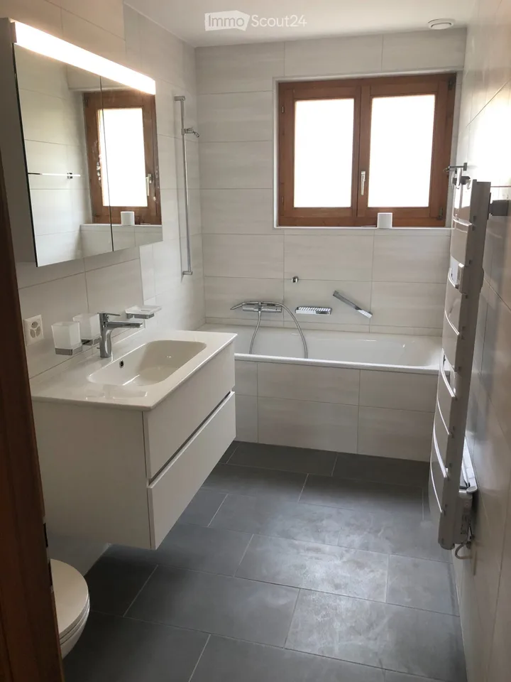 Wohnung 4.5 Zimmer, Garten, ruhig und mit Aussicht
