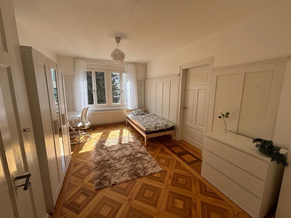 Helles möbliertes Zimmer in 4-er WG im Herzen von St. Gallen - inkl. Nebenkosten