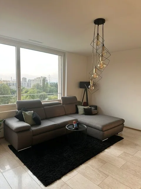 3.5-Zi-Wohnung möbliert, 83 m², Zürich-Stettbach  3 Mte. Zwischenmiete, top ÖV-Anbindun