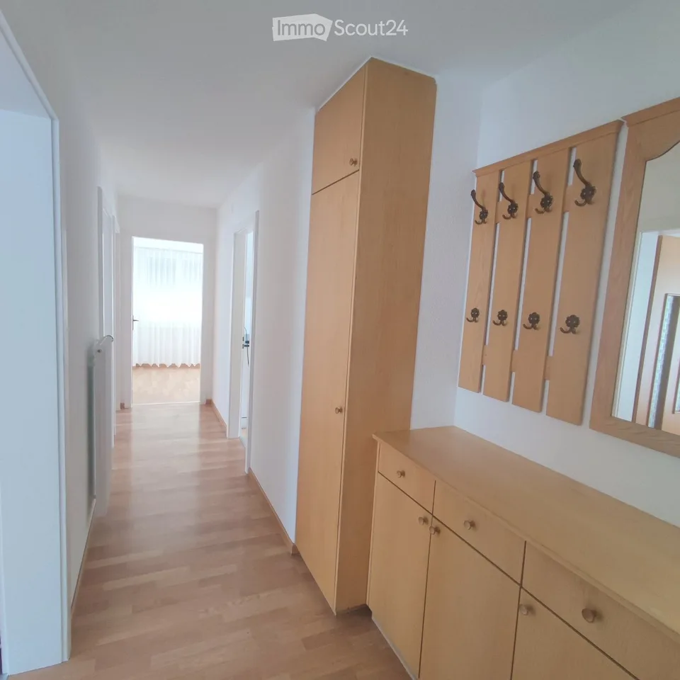 Appartamento attraente di 4,5 locali con panorama montano a Susten