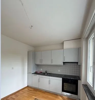 Frisch renovierte 2-Zimmer-Wohnung mit Balkon in Riehen