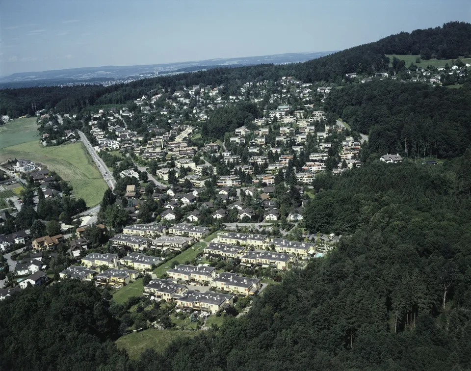 WG in (Birmensdorf Haslen) Uitikon Waldegg area/accanto a Triemli (periferia di Zurigo)
