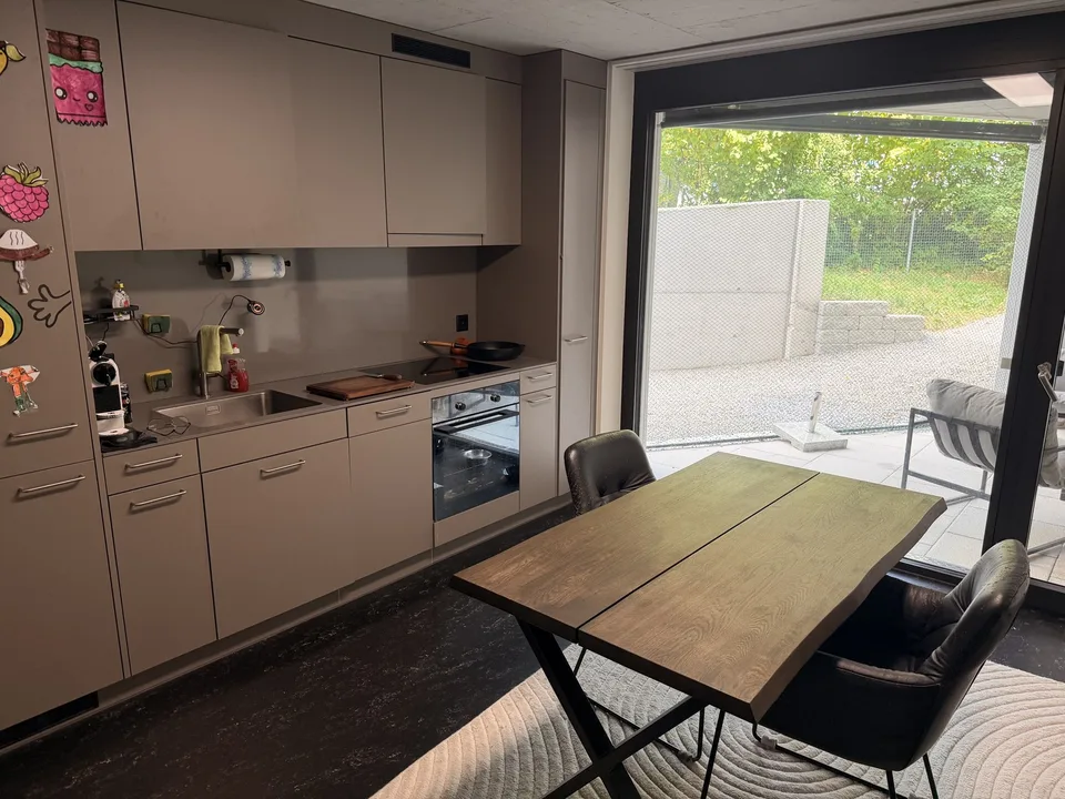 Moderne 2.5 Zimmer Erdgeschoss Wohnung