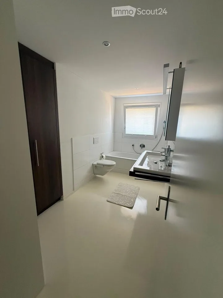 Appartement en propriété exclusive de 5½ pièces avec plus de 192 m² de surface totale et une terrasse ensoleillée de rêve