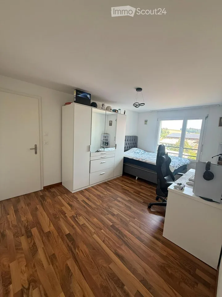 Appartement en propriété exclusive de 5½ pièces avec plus de 192 m² de surface totale et une terrasse ensoleillée de rêve